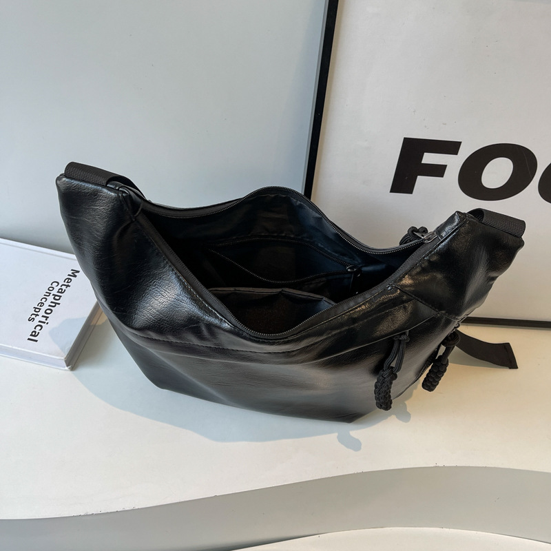 Transfronterizo nuevo estilo 2024 moda de cercanías de gran capacidad bolsa de bola de masa de un solo hombro casual todo-fósforo bolsa diagonal bolsa al por mayor