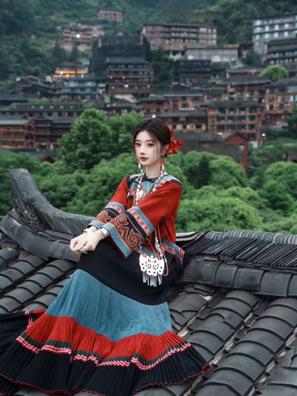 凉山民族服装少数民族旅拍套装传统民族风写真摄影服装彝族服饰|undefined