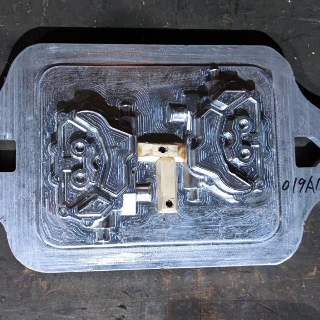 泉州轴承座模具漳州叠模模具对夹式蝶阀模具厦门法兰模具翻砂铸造