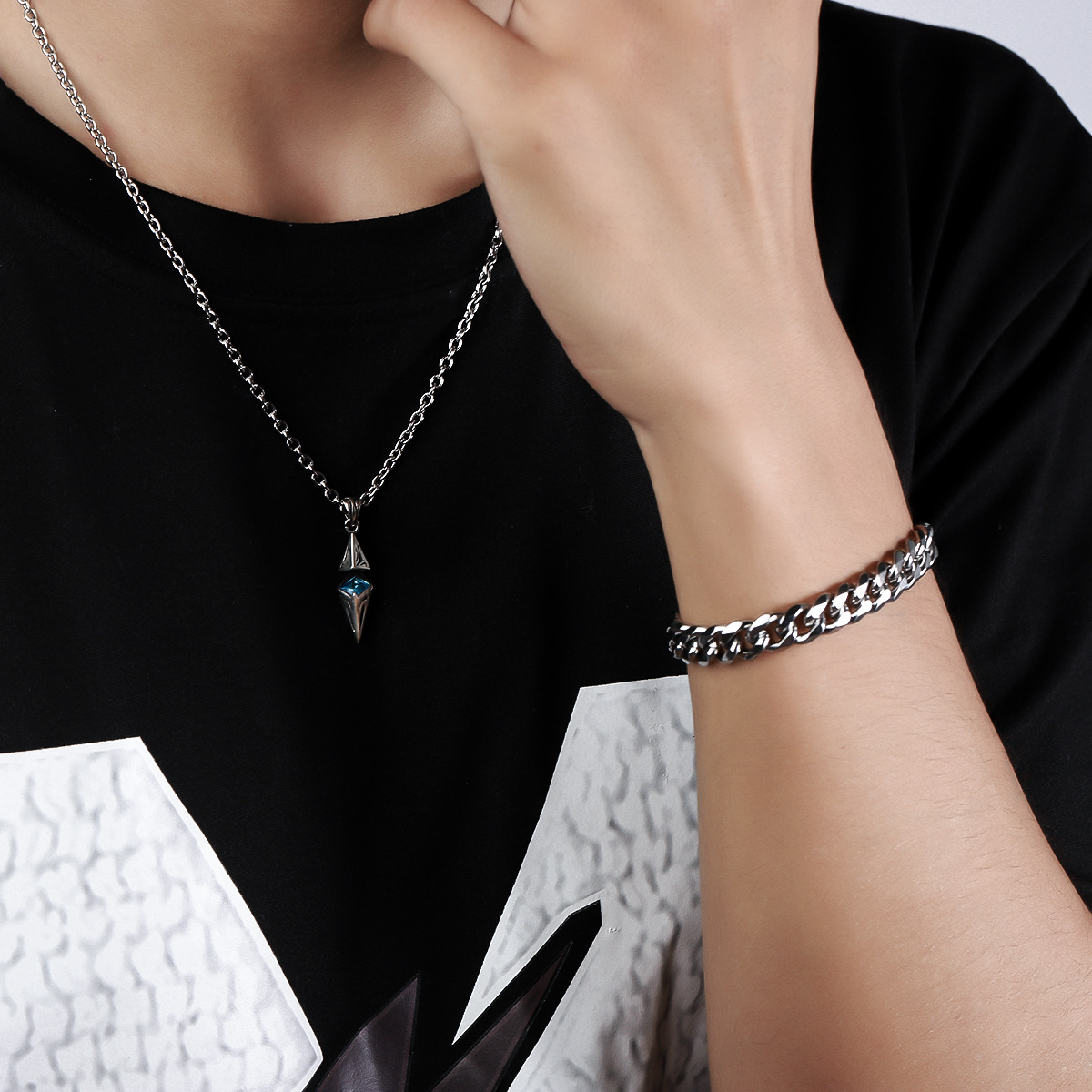 Estilo Simple Estilo Clásico Geométrico Aleación Acero Titanio Enchapado Hombres Pulsera Collar Collares Con Colgante Para Hombre display picture 7