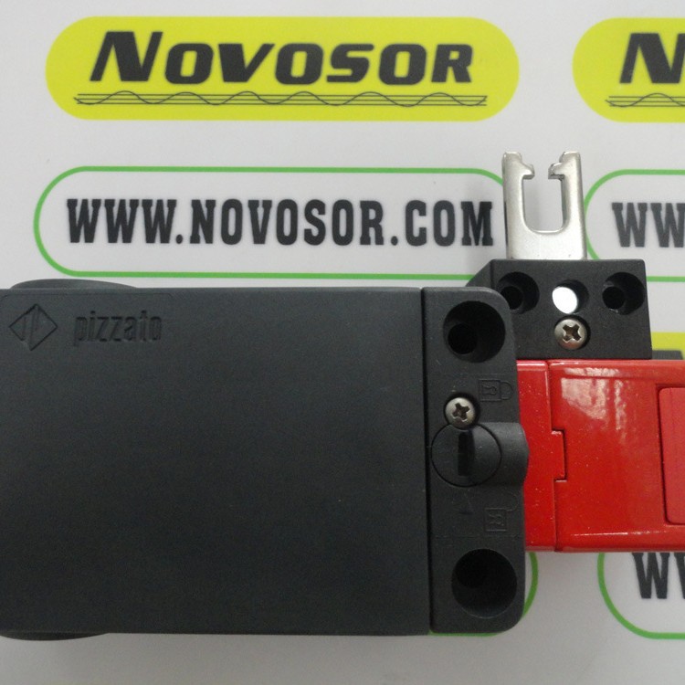 FS2096D024-F3  PIZZATO   限位开关