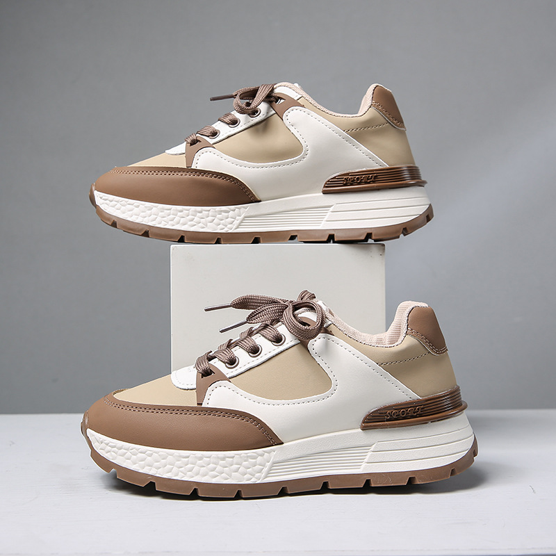 Zapatos deportivos de mujer 2025 nuevos zapatos de viaje de primavera y verano ligeros versátiles zapatos blancos ligeros zapatos de correr casuales