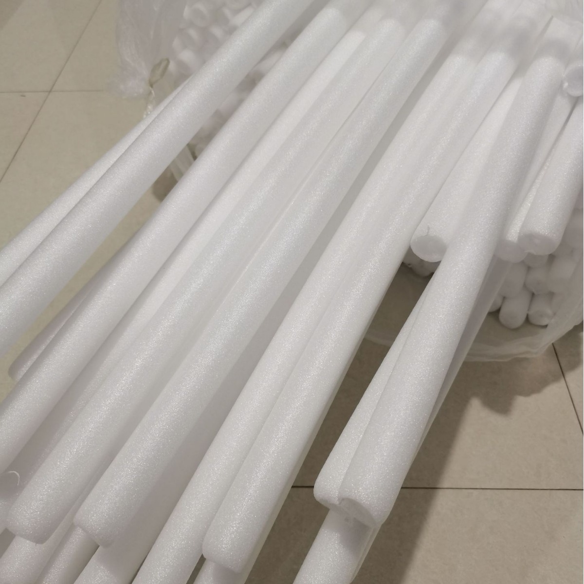 跨境外贸珍珠棉包装墙贴画外贸卷货珍珠棉棒直径2.5实心长度可定