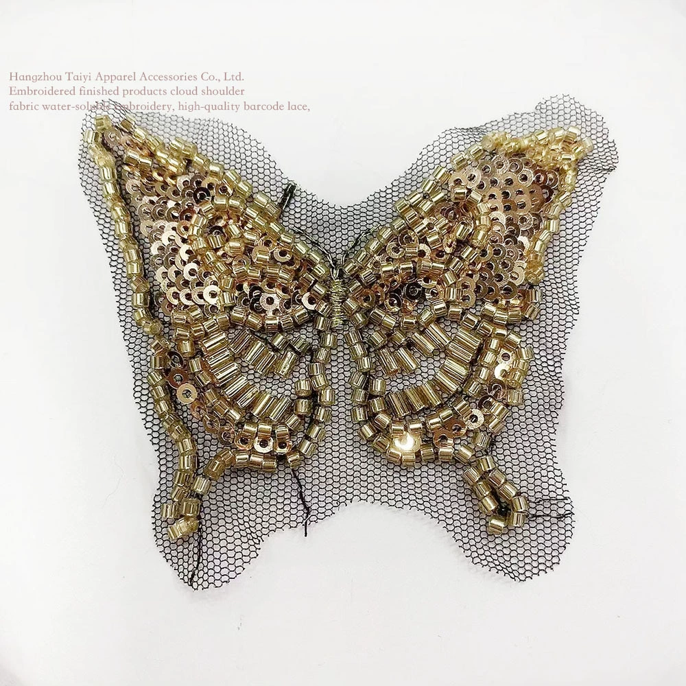 Бабочка сетчатая пряжа из бисерных трубок с золотыми вышивками
