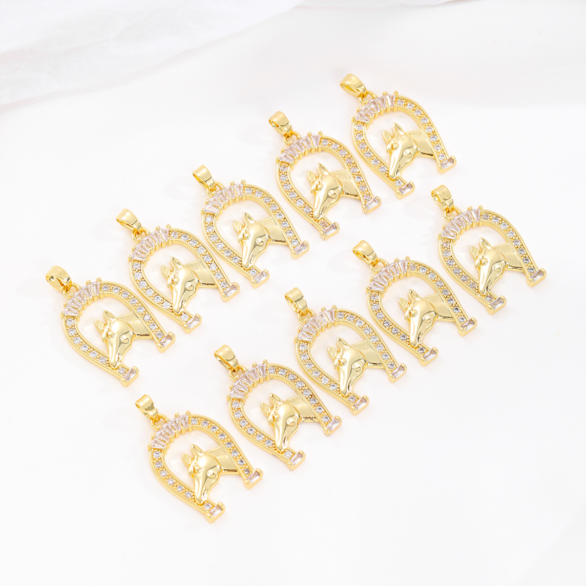 Creativo transfronterizo europeo y americano nuevo estilo joyería collar de unicornio Amazon cobre circón escalera blanca cuadrado colgante en forma de U mujer