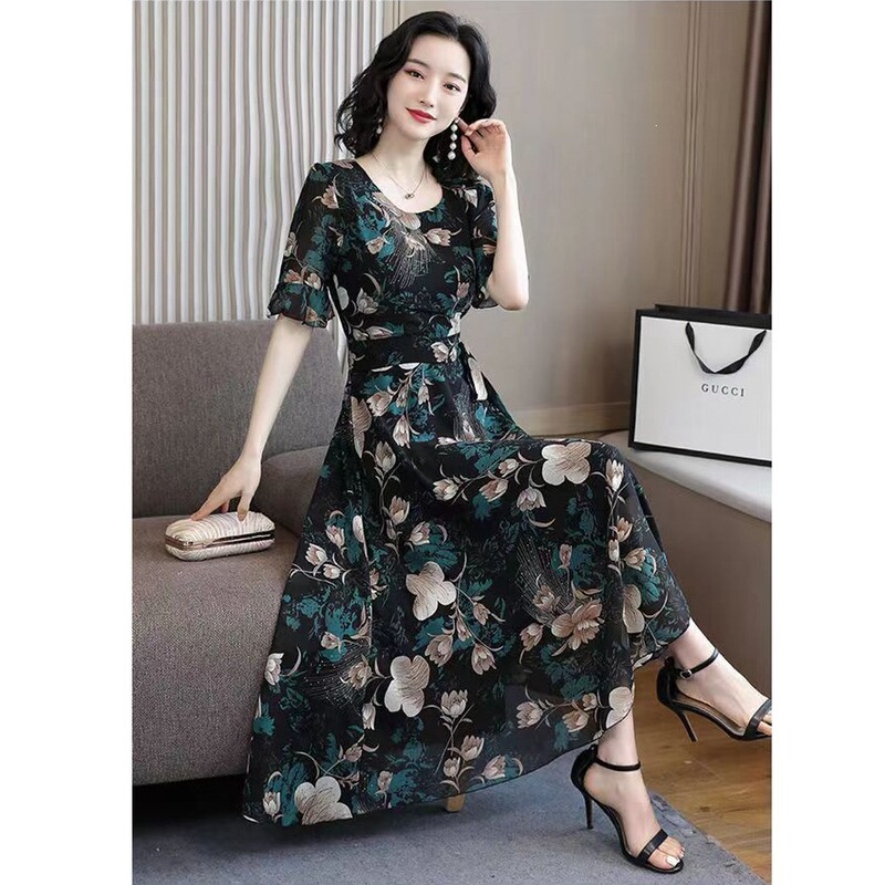 Summer new short-sleeve dress for women, plus size, waist-cinching, slimming, long style, round neck, floral print, fashionable and elegant, black Summer new short-sleeve dress for women, plus size, waist-cinching, slimming, long style, round neck, floral print, fashionable and elegant, black