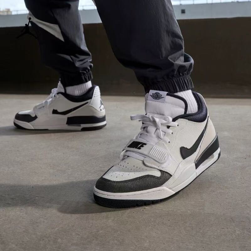 Pure Original Aj312 Low Low-Top Midnight Blue Smoke Gray Easter Year of the Snake Limited Retro Basketball Shoes Lakers Men and Women