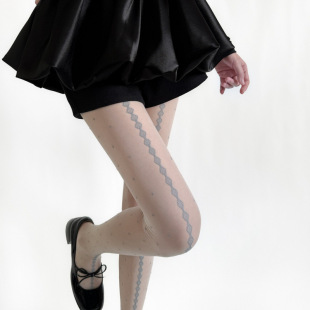 ������Ʒ���c�Ứ�z�m�@�ݼ���ˮ���c�c�Ըкڽz�Q�l����Ů�A�c��