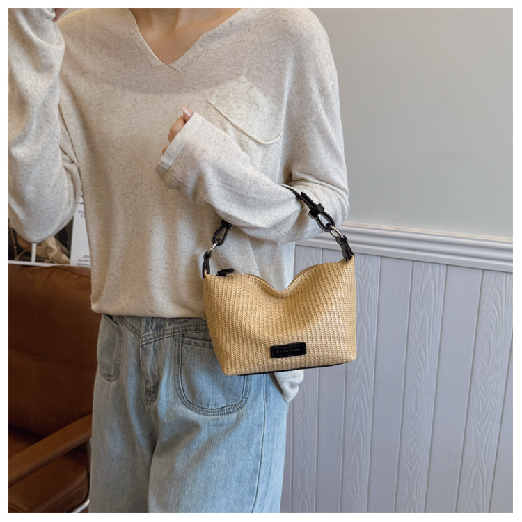 Summer niche underarm bag for women, 2025 new retro and fashionable handbag, versatile single-shoulder crossbody bucket bag undefined