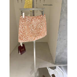 塞纳WGWE8849印花豹纹低腰超短半身裙女A字修身包臀短裙有安全裤