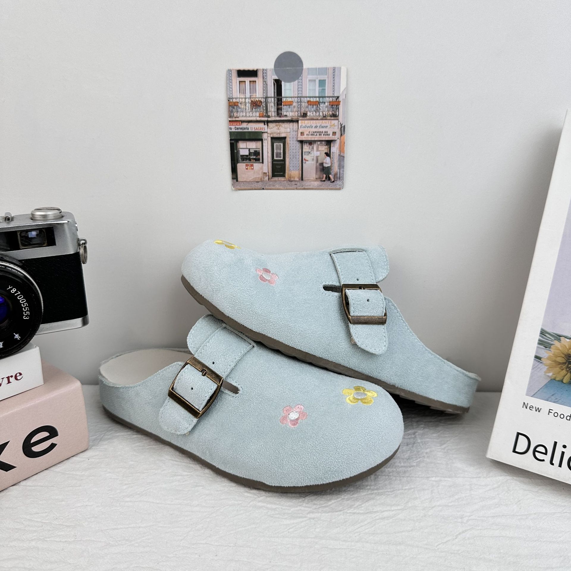 Far Wave Boken Shoes Baotou Semi-pantuflas para mujer 2025 verano nuevo estilo todo-fósforo ligero de un pie zapatos perezosos en nombre del cabello