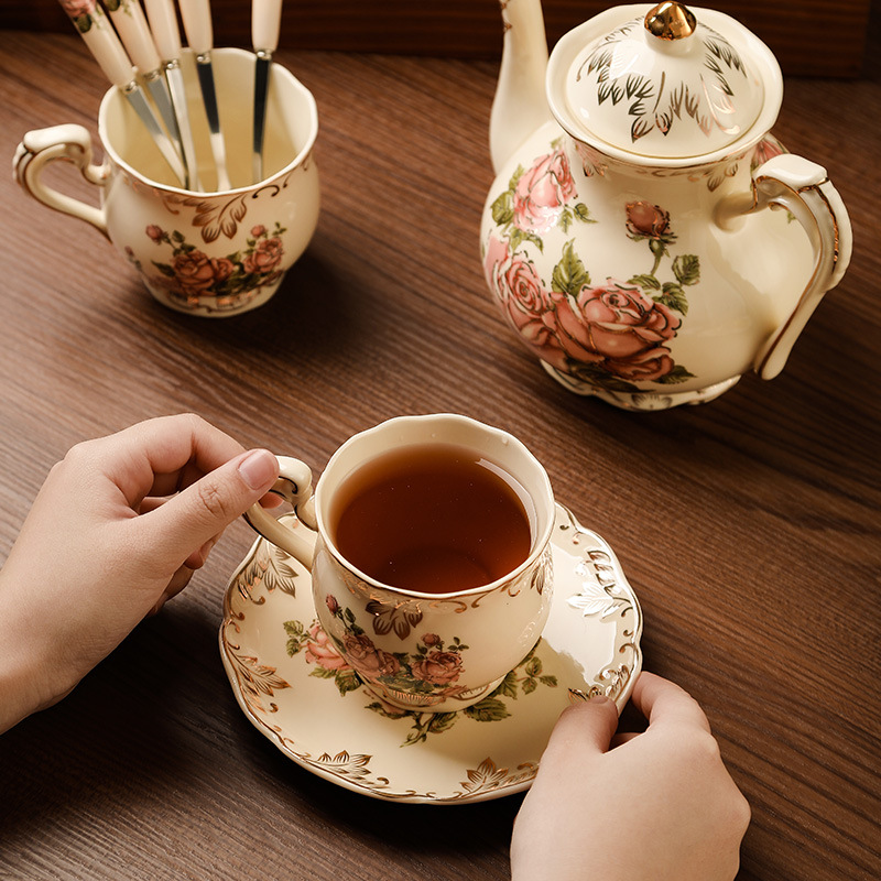 Set de tazas de café europeas pequeñas tazas de té de la tarde de lujo casero cortes de alta calidad tazas de café de cerámica exquisita plato