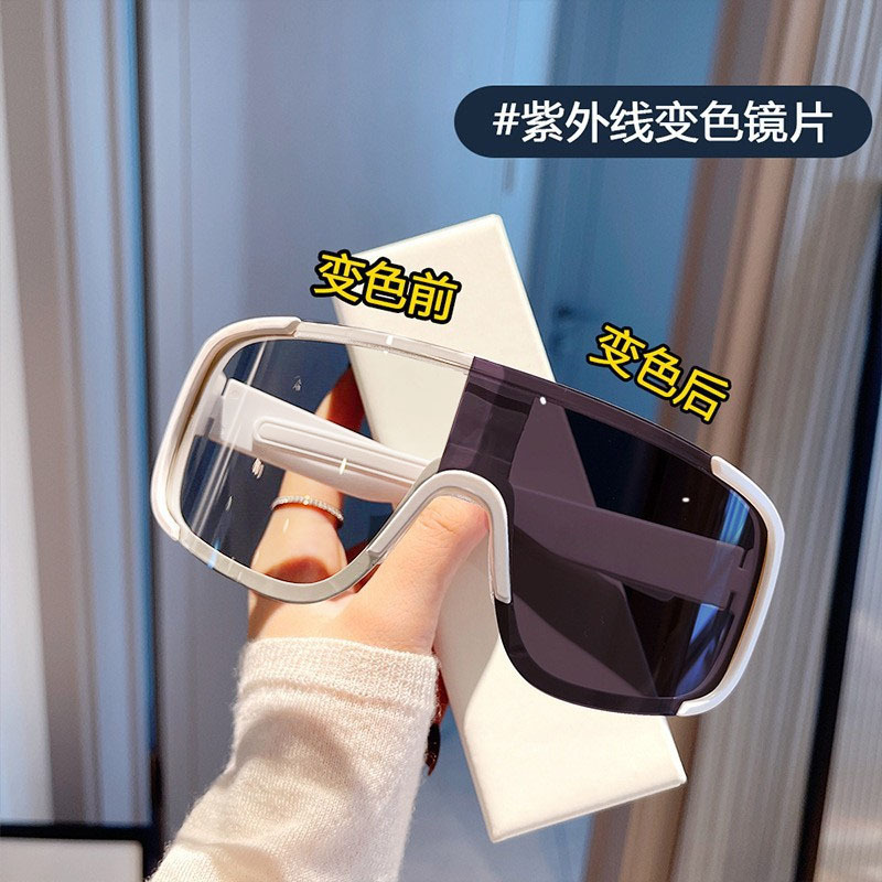 White frame discoloration gray sheet