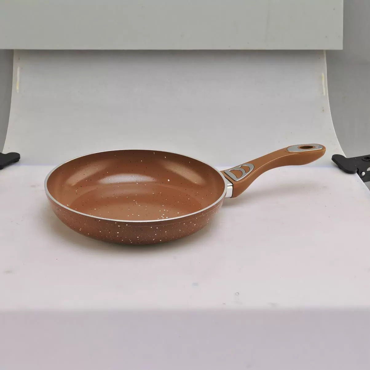 Moldeo desechable moderno simple imitación fundición sartén wok pan regalo al por mayor suministro directo de fábrica