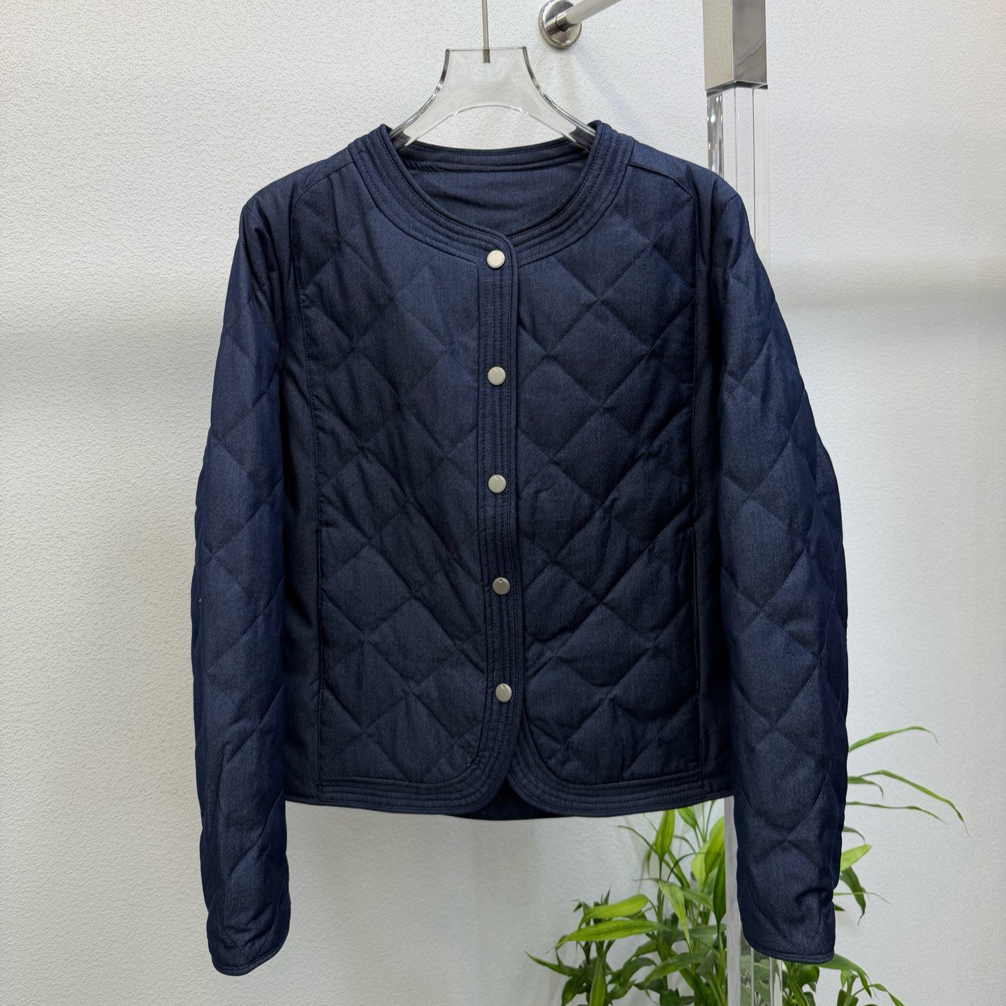 Autumn long-sleeve with diamond pattern