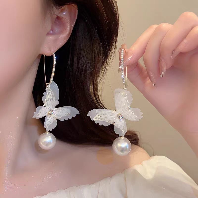 28 # Mesh butterfly pearl pendant with diamond ear hook style