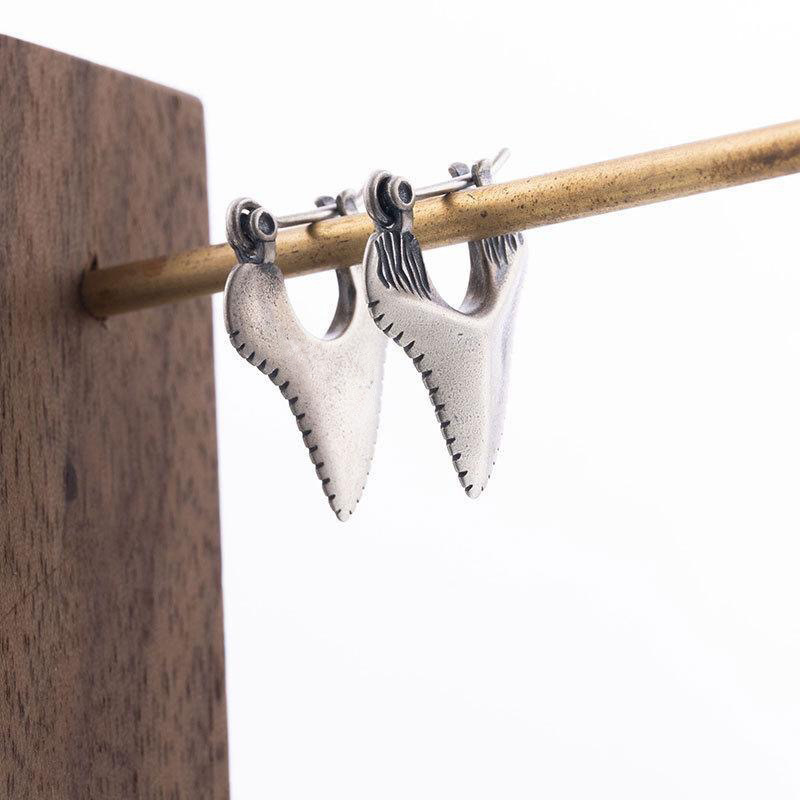 Cross-Border European and American Retro Shark Tooth Earrings for Men, Punk Handsome Personality Ear Clips, Niche Trendy Earrings