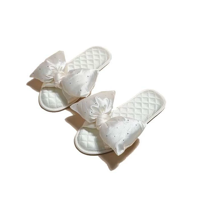 Весенне-летние новые домашние тапочки на плоской подошве в китайском стиле, нескользящие шелковые и атласные тапочки на мягкой подошве, персонализированные сандалии в стиле ретро