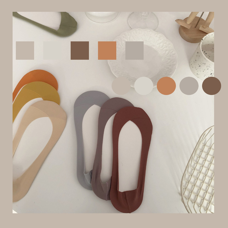 Japanese Style Invisible Socks Women's Boat Socks Low-Cut Shallow Mouth Deodorant Summer Ice Silk Socks Ultra-Thin Cotton Bottom Silicone Non-Slip Socks