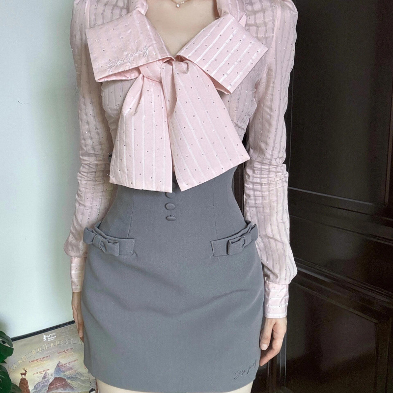 蝴蝶结条纹衬衫制服两件套女2025年新款美式学院风纯欲甜辣裙套装|undefined
