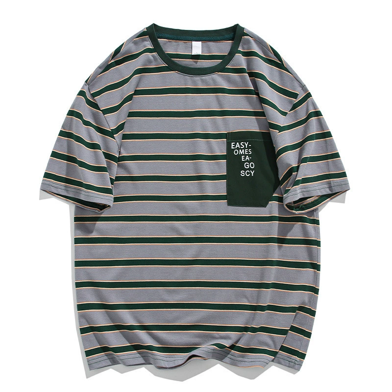 Хлопчатобумажная цветовая полоска в полоску небольшой карманный свободный повседневный футболка с короткими рукавами 2023 летняя новая мужская футболка
