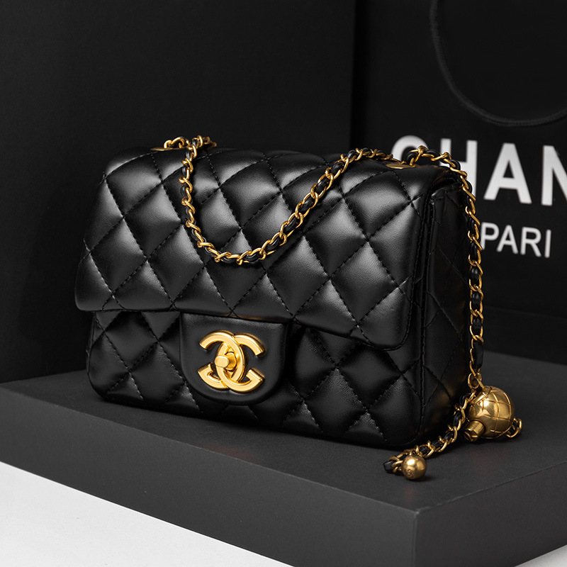 El nuevo bolso de bola de oro es el mismo que el nuevo bolso de bola de oro, la tendencia femenina, la moda, el pequeño estilo fragante, la cadena lingge, el bolso femenino, el hombro único.