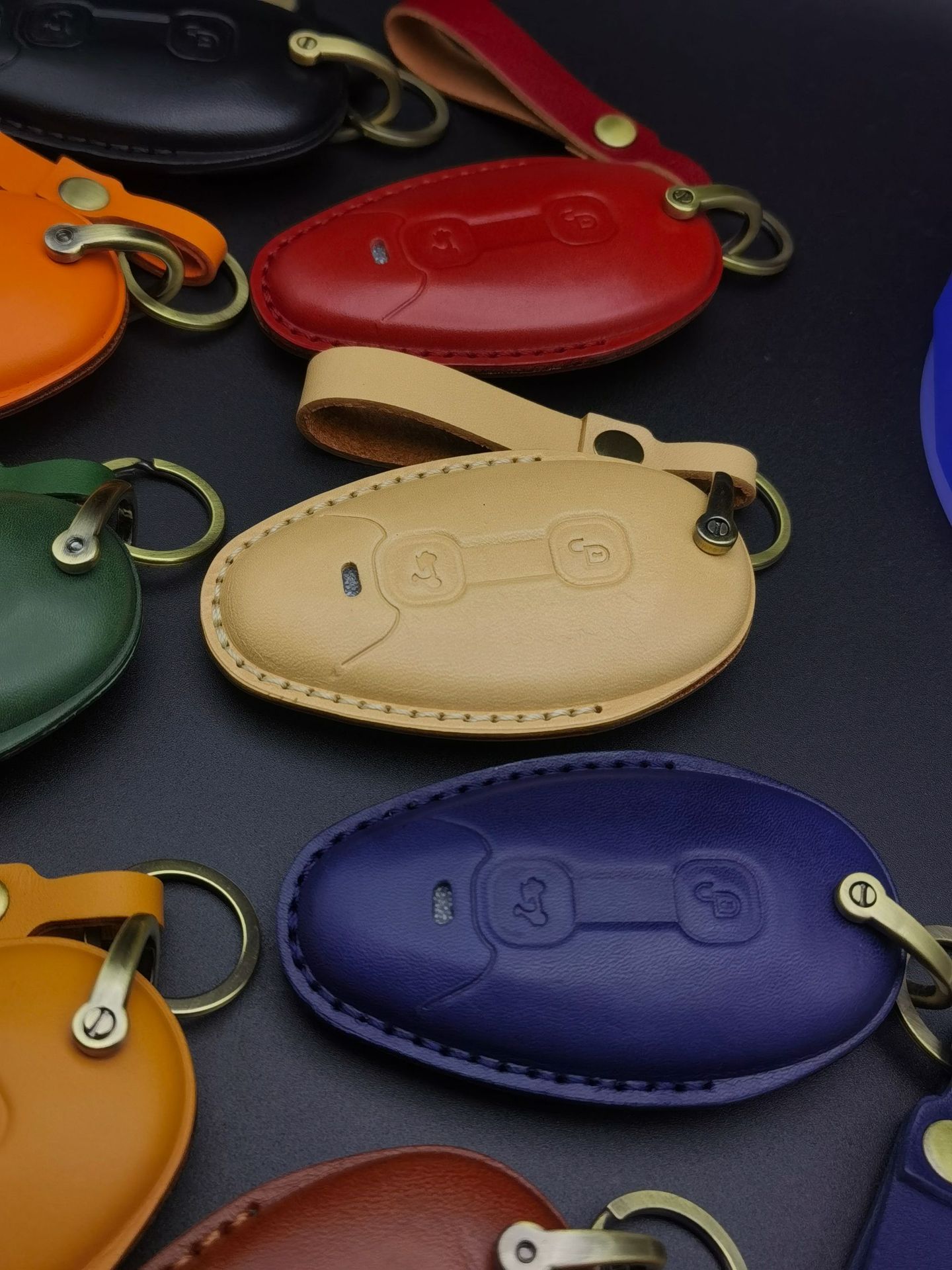 Suitable for new vespa Vespa keychain cowhide hand GTS300 leather key set remote control case