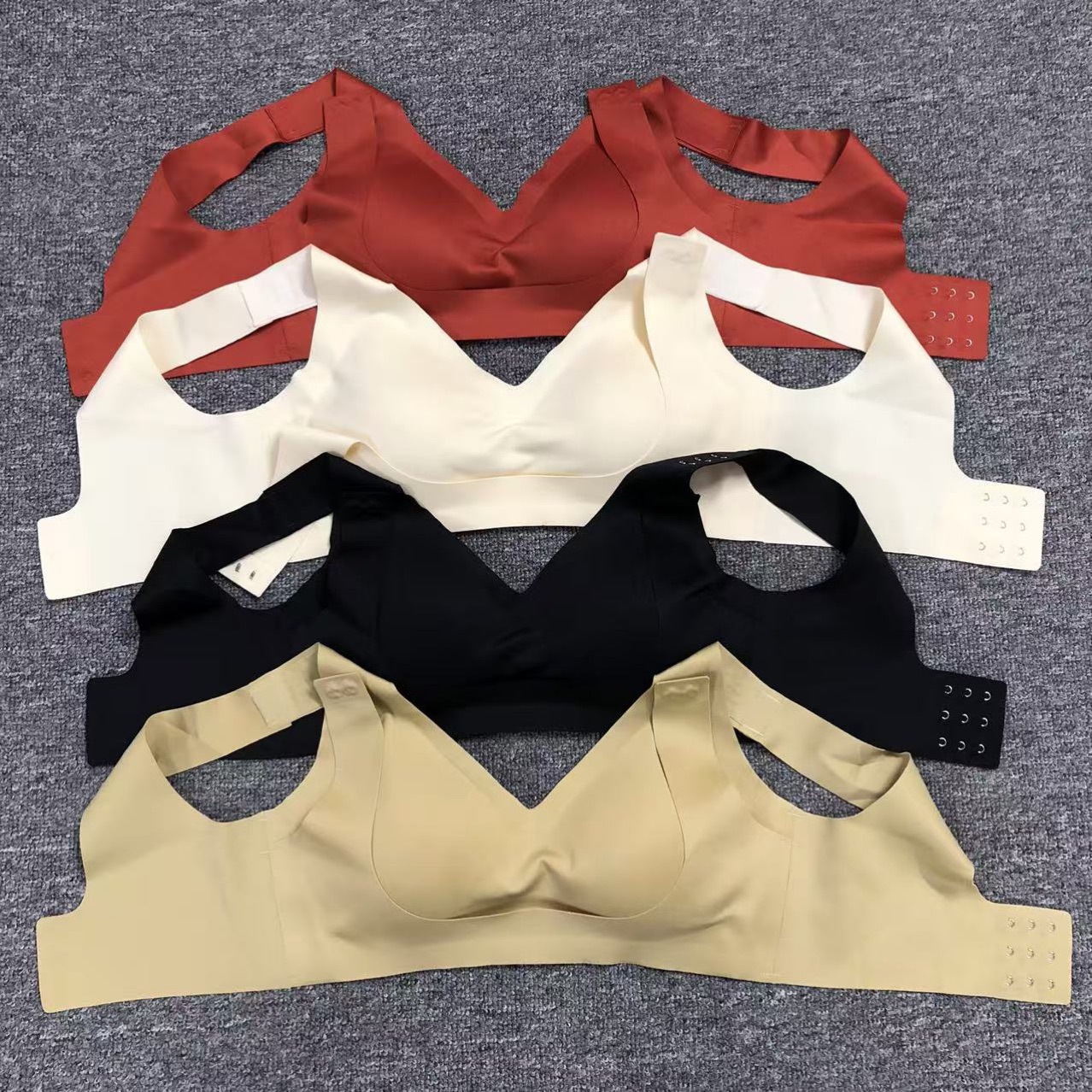 La ropa interior sin anillo de acero se reúne y reúne los senos secundarios, los deportes anti-caída, a prueba de golpes, los senos grandes son pequeños, la parte posterior latinoamericana es delgada, sujetador femenino