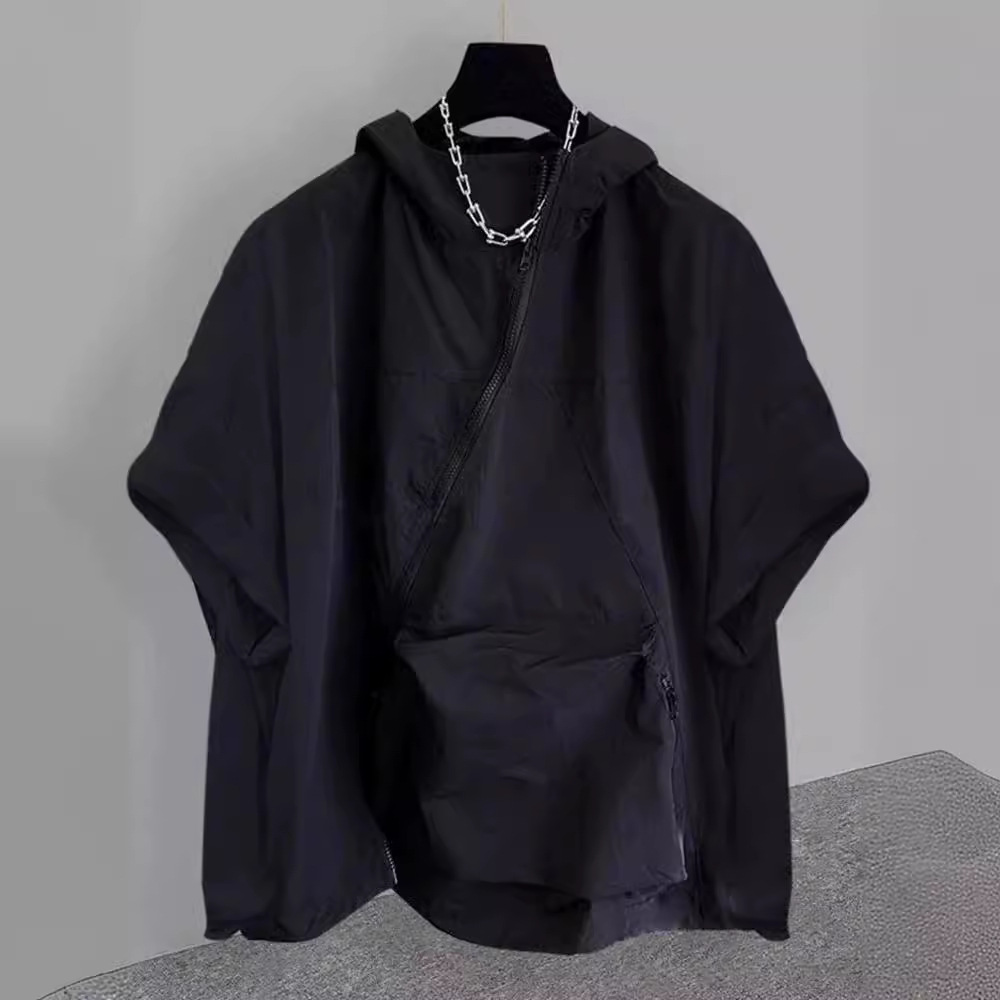 Design trend short sleeve T-shirt with zipper with hood