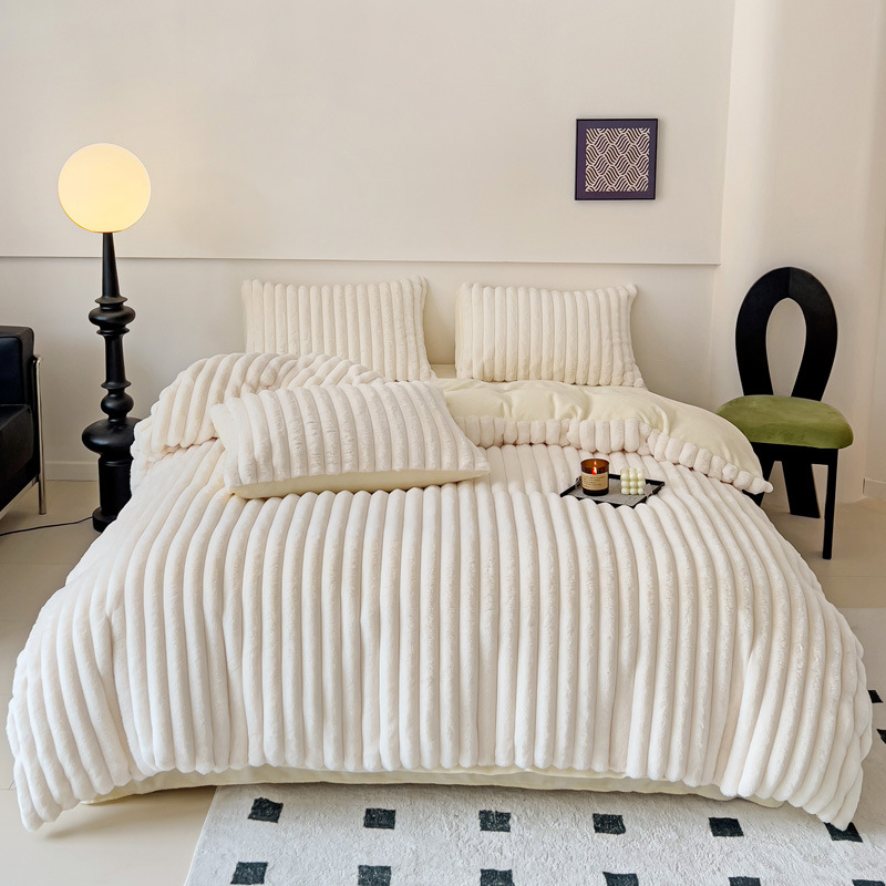 Luxury Rabbit Faux Fur Four Piece Bedding Set With Fleece Sheets_voghion.com
