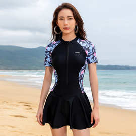 大码泳衣女夏厂家直销遮肚显瘦连体女士保守时尚泡温泉运动游泳装