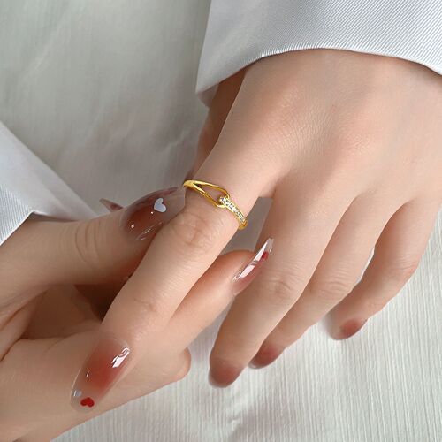 Niche design geometric diamond ring water drop hollow titanium steel non-fading versatile CNC prong set index finger ring for women