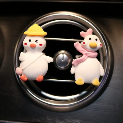 Creative cute cartoon refueling duck Other Automotive Interior Supplies - floral-notes-refueling-duck-tuyere-package-combination-2