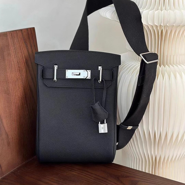 Universal quality chest bag for men and women