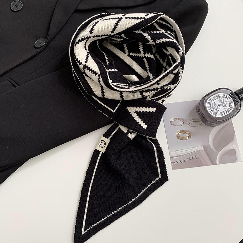 Pequeñas bufandas de orejas bufandas de mujeres otoño y invierno estilo coreano borde biselado dos lados de lana de punto pequeña bufandas de calor cuello