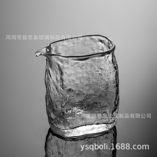 Square fair cup glass Japanese style hammer pattern square male cup Internet celebrity tea making Kungfu tea set tea sea tea divider