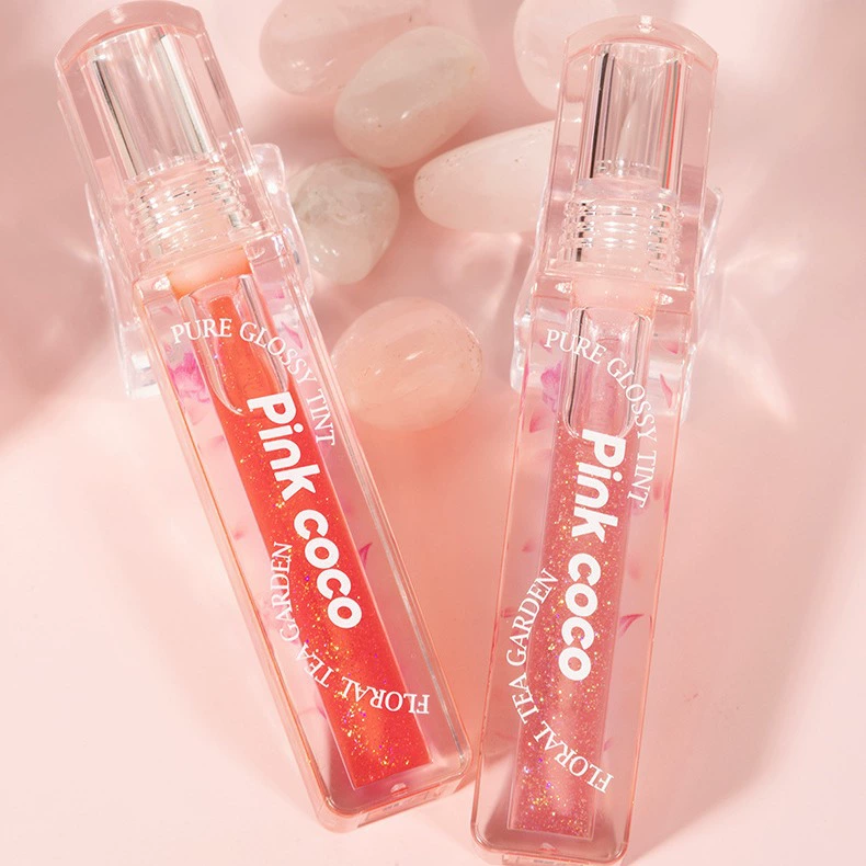 Glass moisturizing lip gloss, intense hydration, plump lips effect