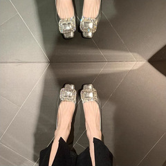 グレープマと同じスタイルのラインストーン浅口フレンチスクエアトゥシルバーフラットソール本革靴女性用2025春と秋の新スタイル