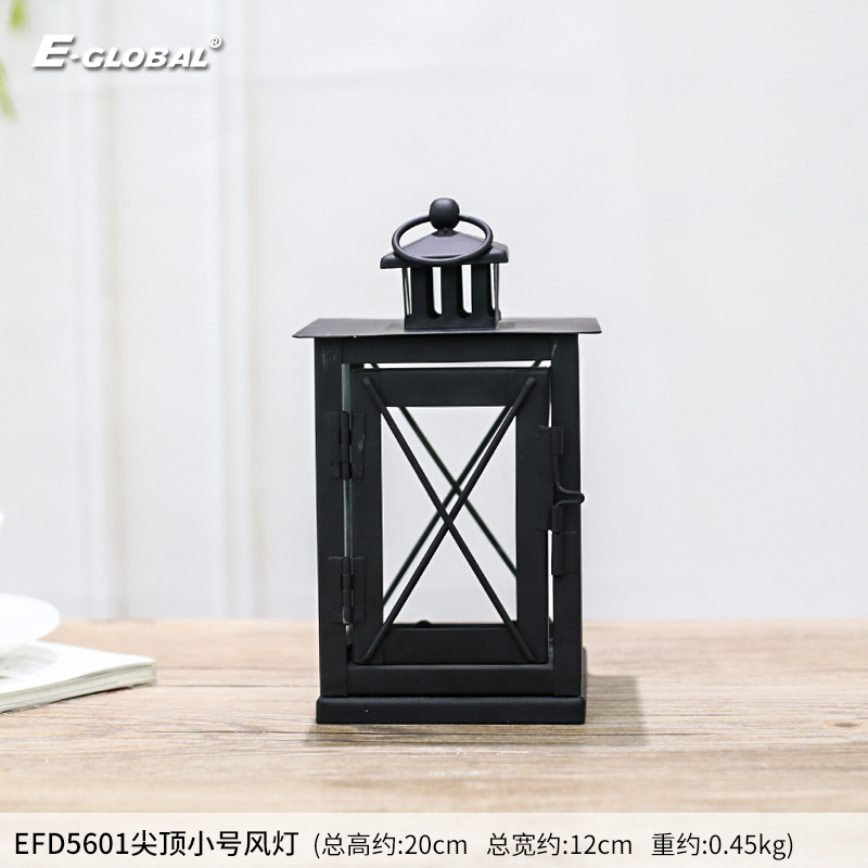 Fábrica de venta al por mayor en el punto transfronterizo simple candelabros metálicos pintados lámparas de viento de hierro forjado decoraciones de boda de Navidad decoraciones