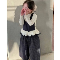 女の子の長袖の底のシャツの偽の2つの春秋2025女の子のガーターはtシャツの波のポイントの広い足のズボンの重ね着のカバーをつなぎます。