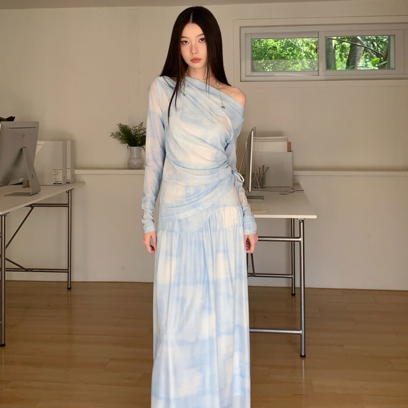 Dress Suit for Women in Autumn with Niche Gradient Print, Slanted Shoulders, Swung Collar, Long-Sleeved T-Shirt + Skirt Two-Piece Set