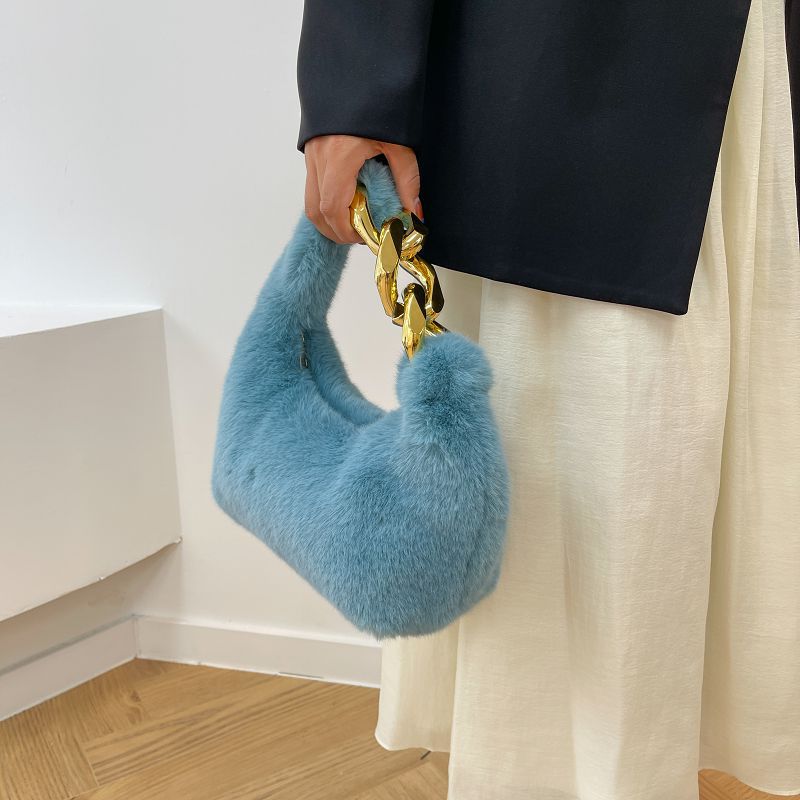 Bolso de mano de cadena de felpa, diseño nicho nuevo de otoño e invierno, bolso pequeño versátil para mujer, gran capacidad, estilo ins.