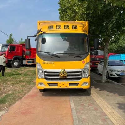 Yük maşınları the Sinotruk HOWO 4.2m box-type