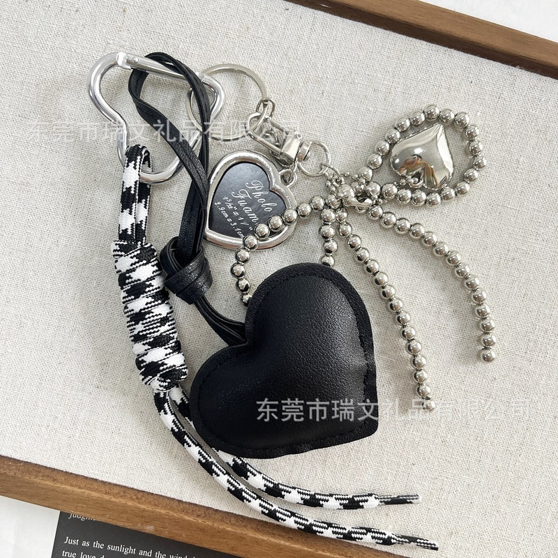 可爱桃心皮质钥匙扣miu系皮质包包挂件 包包挂件钥匙扣挂饰批发|undefined
