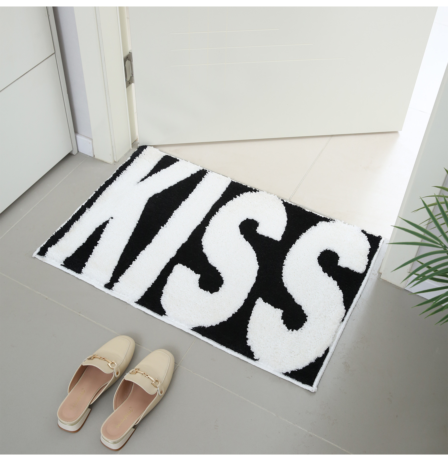 Transfronteriza engrosada flocado alfombra de piso absorbente baño letras suaves blanco y negro alfombra de baño simple alfombra de piso del hogar