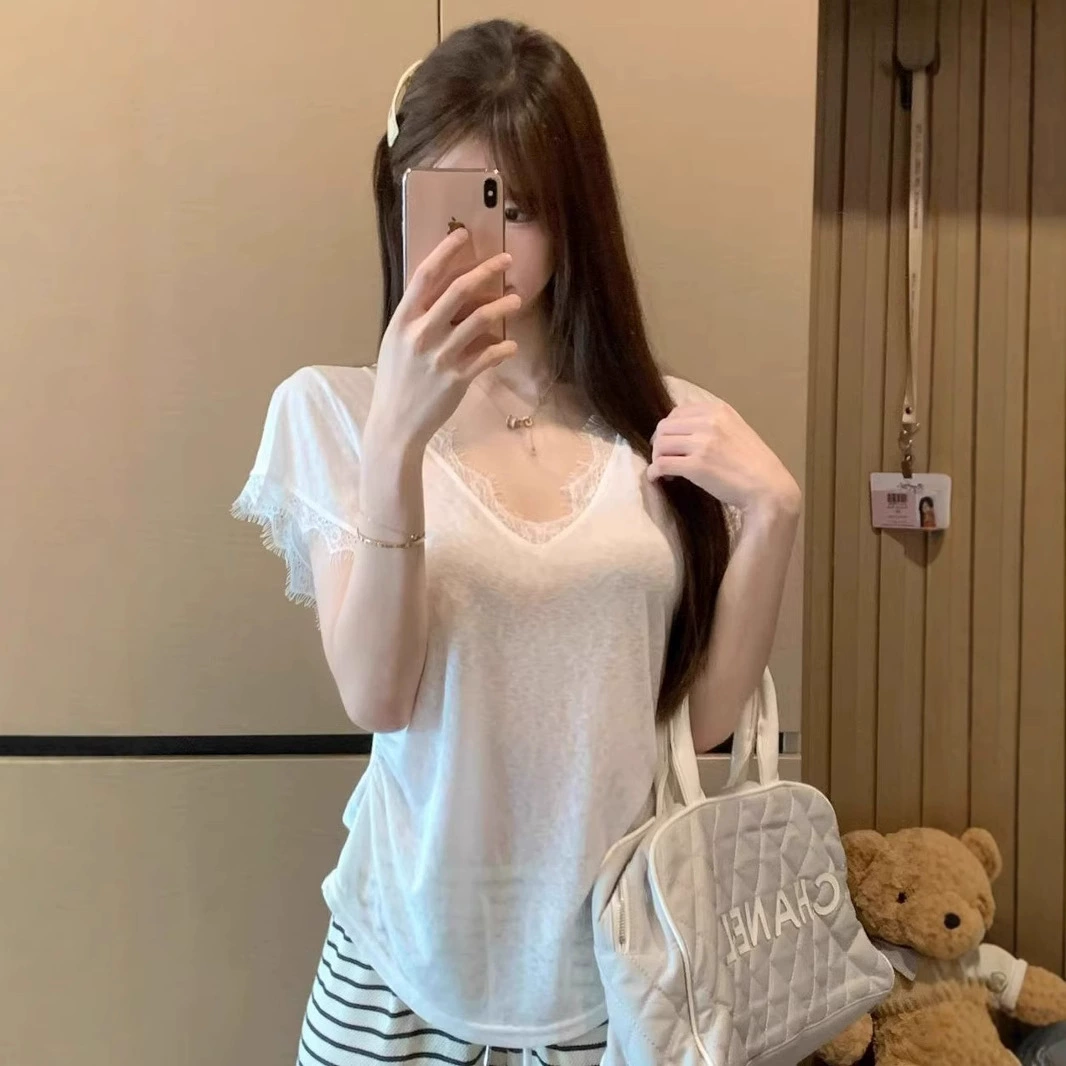 Новая темно-V кружевная сшитая футболка с короткими рукавами женская летняя тонкая 2025 свободная белая футболка t нижняя рубашка с короткими рукавами