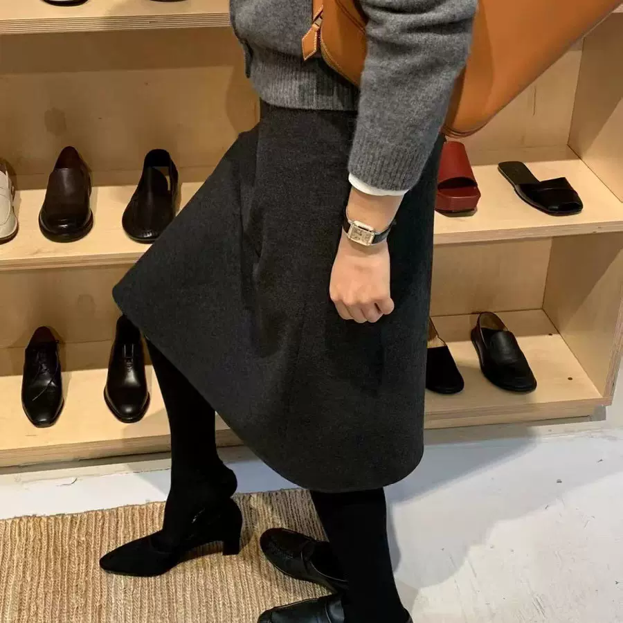 现货 2025冬季新款韩国东大门OU*CE气质纯色高腰显瘦中长款半身裙