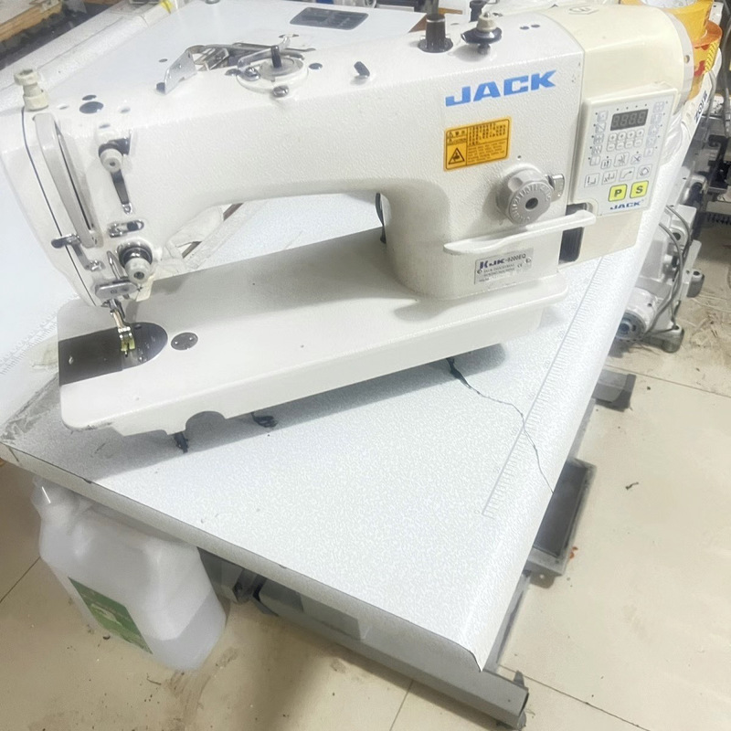 Second-Hand Jack Computerized Sewing Machine, Direct Drive Flatbed Machine with Automatic Thread Cutting and Automatic Backstitching, Suitable for Industrial and Home Use