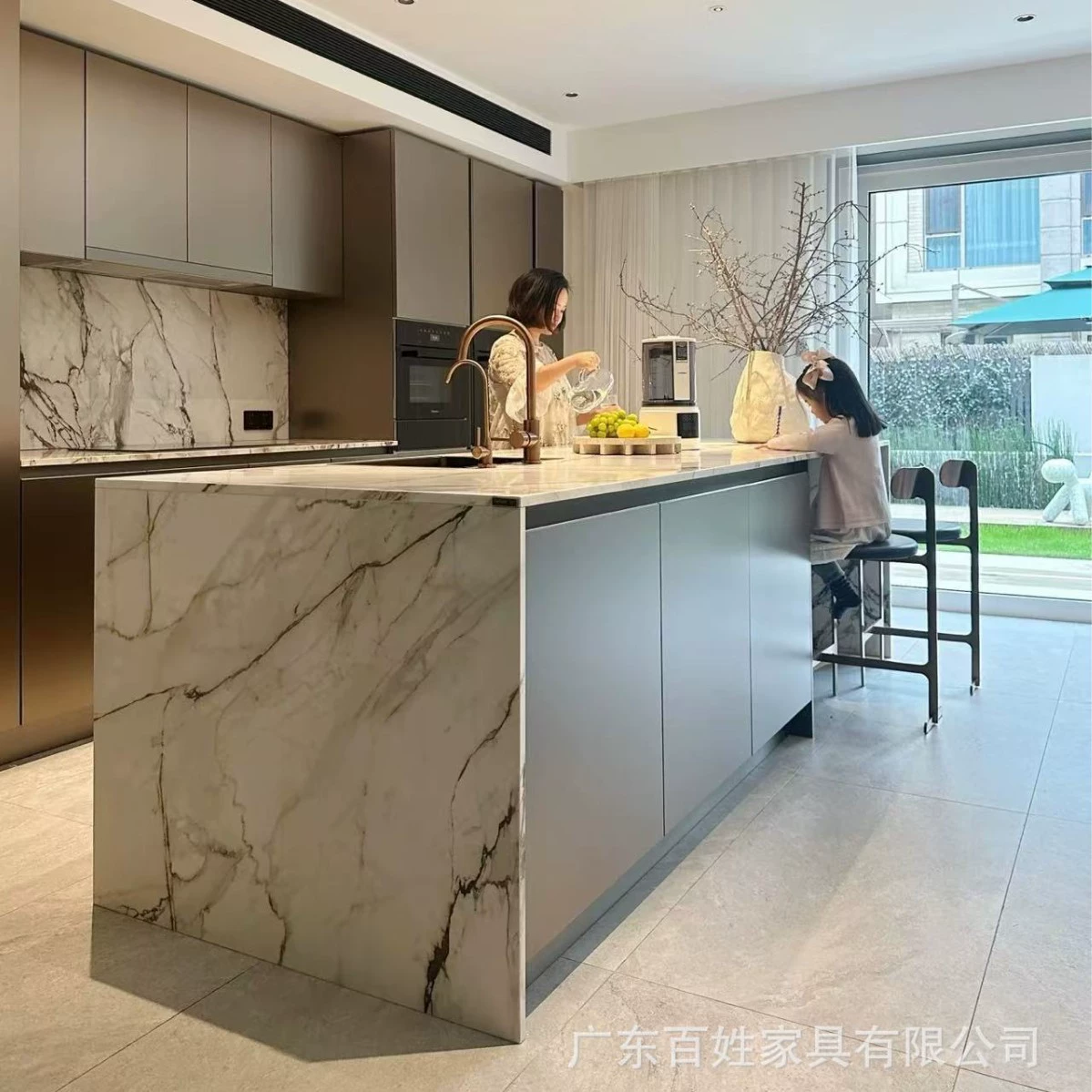 Долгосрочная оптовая продажа полностью окрашенных шкафов, профессиональная гарантия экспортного качества, шкафы из Гуандуна (Гуанчжоу), индивидуальный заказ в стиле легкой роскоши