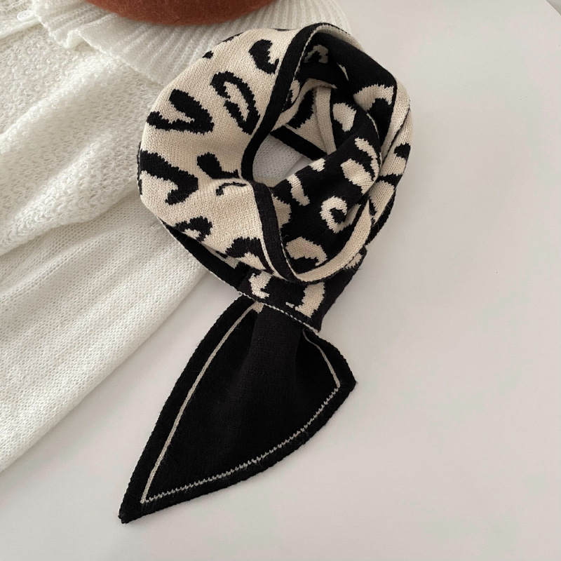 Nuevo tipo de bufandas cruzadas coreanas de otoño y invierno de ajedrez de punto de cuadros perezosos perforación bufandas de cuello